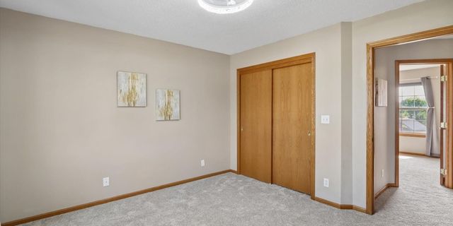 105 17th Avenue Court, Hiawatha, IA 52233