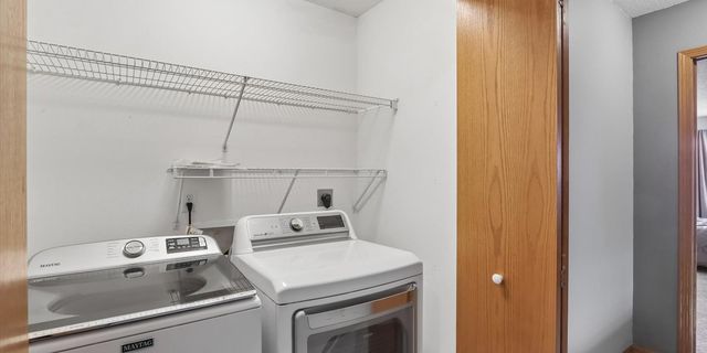 105 17th Avenue Court, Hiawatha, IA 52233