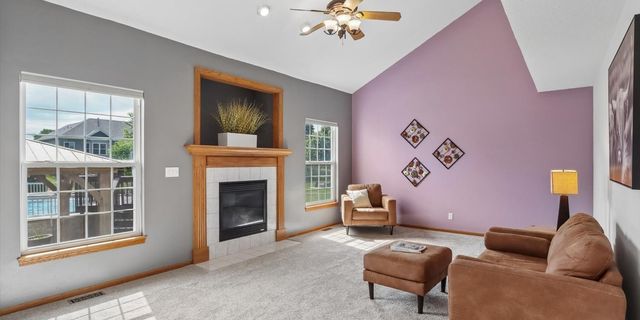 105 17th Avenue Court, Hiawatha, IA 52233