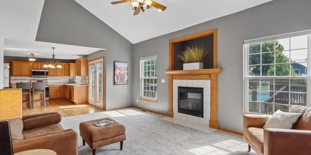 105 17th Avenue Court, Hiawatha, IA 52233