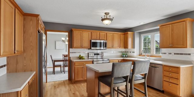 105 17th Avenue Court, Hiawatha, IA 52233