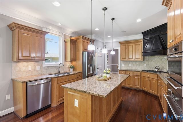 409 Regina Ln, Richmond, VA 23238