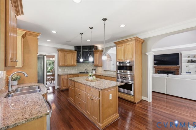 409 Regina Ln, Richmond, VA 23238