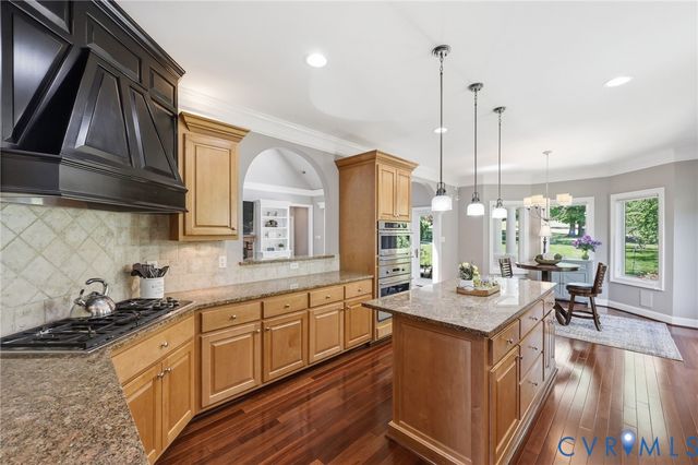 409 Regina Ln, Richmond, VA 23238