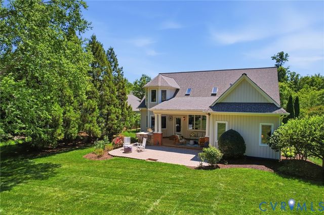 409 Regina Ln, Richmond, VA 23238