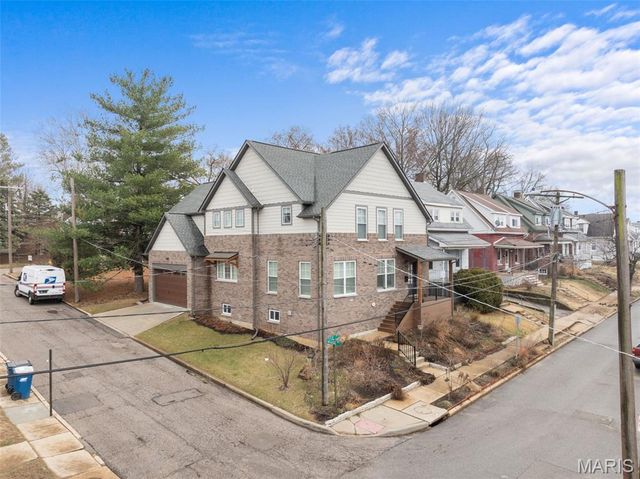 2620 Lyle Avenue, Maplewood, MO 63143