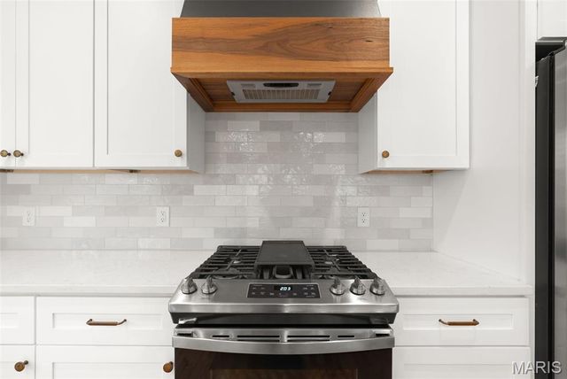 2620 Lyle Avenue, Maplewood, MO 63143