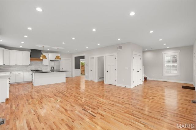 2620 Lyle Avenue, Maplewood, MO 63143