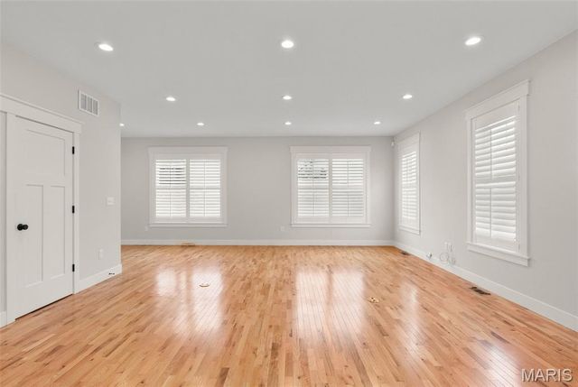 2620 Lyle Avenue, Maplewood, MO 63143