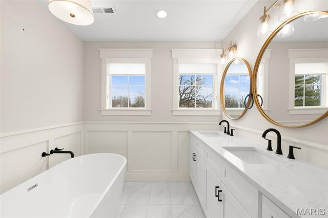 2620 Lyle Avenue, Maplewood, MO 63143