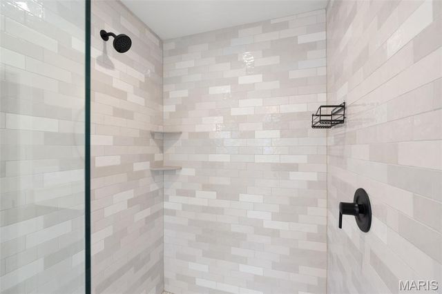 2620 Lyle Avenue, Maplewood, MO 63143