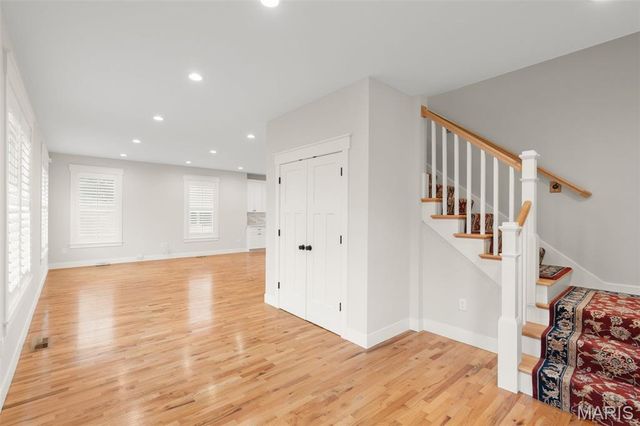 2620 Lyle Avenue, Maplewood, MO 63143