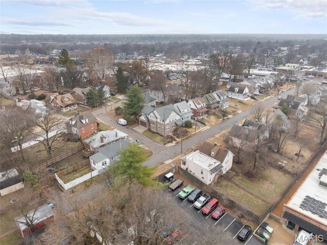 2620 Lyle Avenue, Maplewood, MO 63143