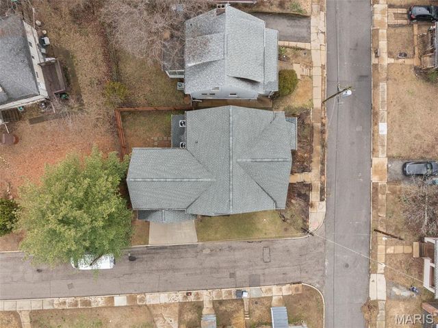 2620 Lyle Avenue, Maplewood, MO 63143