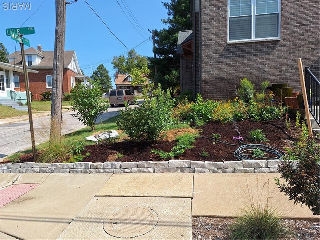 2620 Lyle Avenue, Maplewood, MO 63143