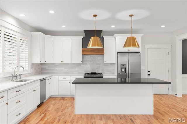 2620 Lyle Avenue, Maplewood, MO 63143