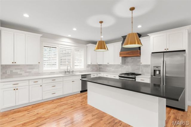 2620 Lyle Avenue, Maplewood, MO 63143