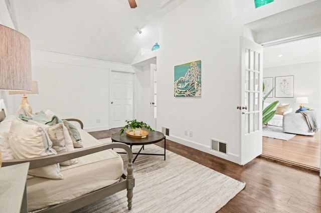 4928 Crockett Boulevard, Galveston, TX 77551