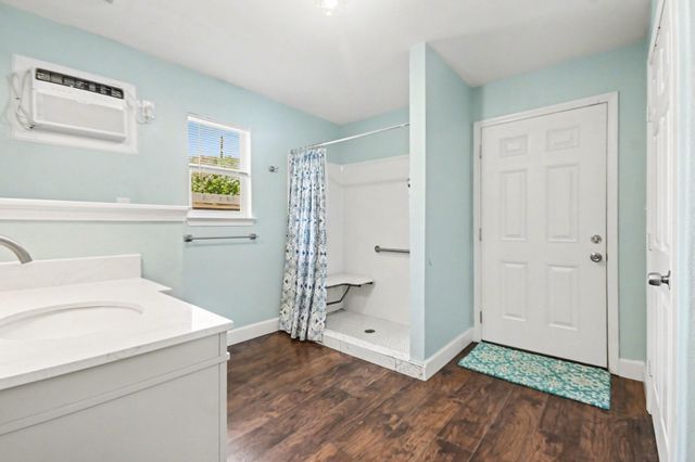 4928 Crockett Boulevard, Galveston, TX 77551