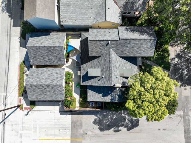 4928 Crockett Boulevard, Galveston, TX 77551