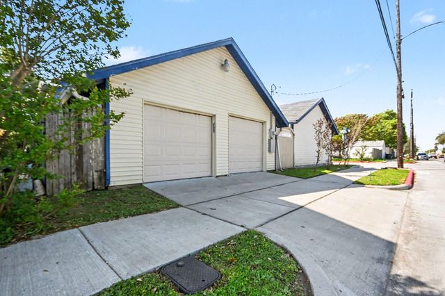 4928 Crockett Boulevard, Galveston, TX 77551