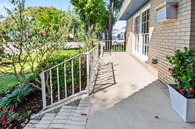 4928 Crockett Boulevard, Galveston, TX 77551