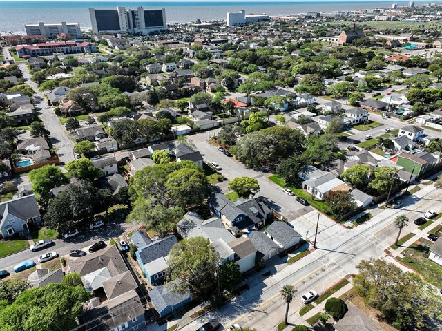 4928 Crockett Boulevard, Galveston, TX 77551