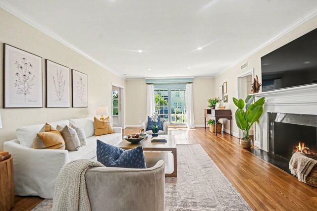 4928 Crockett Boulevard, Galveston, TX 77551