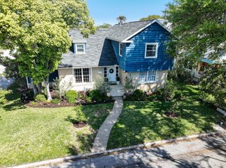 4928 Crockett Boulevard, Galveston, TX 77551