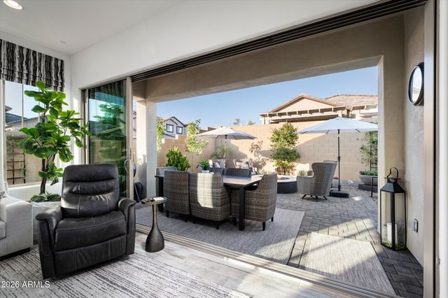 6138 E VIA DEL SOL Drive, Phoenix, AZ 85054