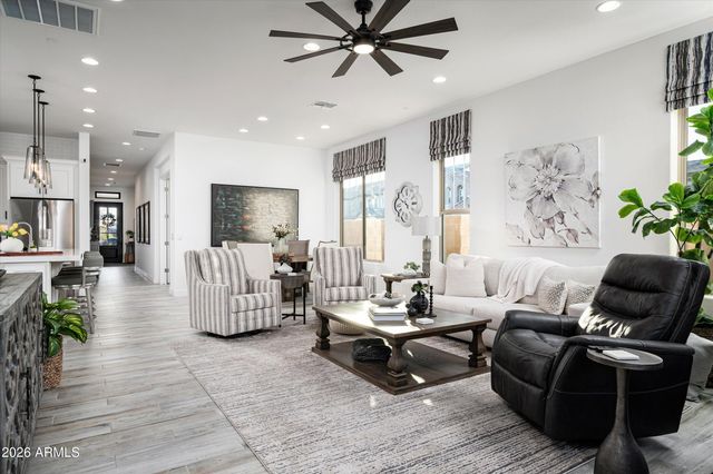 6138 E VIA DEL SOL Drive, Phoenix, AZ 85054