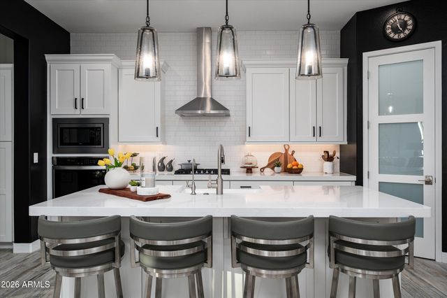 6138 E VIA DEL SOL Drive, Phoenix, AZ 85054