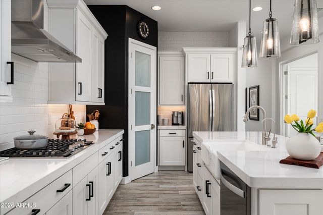 6138 E VIA DEL SOL Drive, Phoenix, AZ 85054