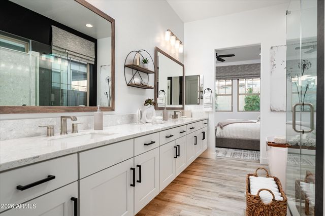 6138 E VIA DEL SOL Drive, Phoenix, AZ 85054