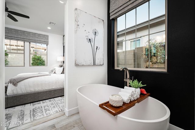 6138 E VIA DEL SOL Drive, Phoenix, AZ 85054