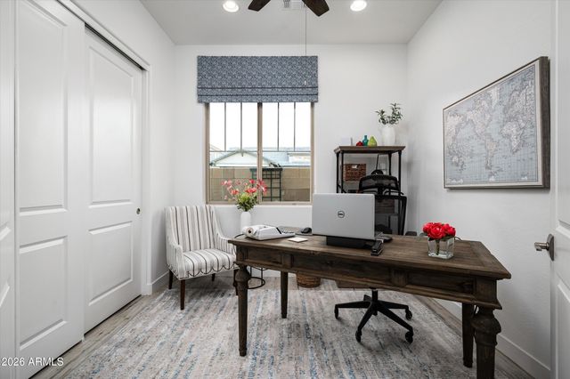 6138 E VIA DEL SOL Drive, Phoenix, AZ 85054