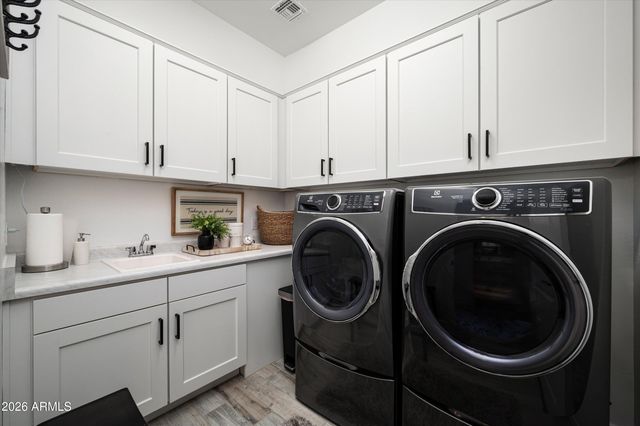 6138 E VIA DEL SOL Drive, Phoenix, AZ 85054