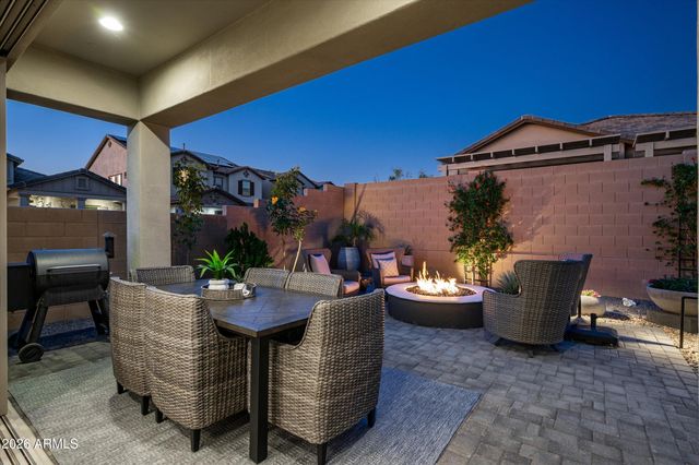 6138 E VIA DEL SOL Drive, Phoenix, AZ 85054