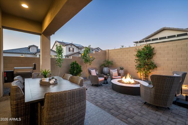 6138 E VIA DEL SOL Drive, Phoenix, AZ 85054