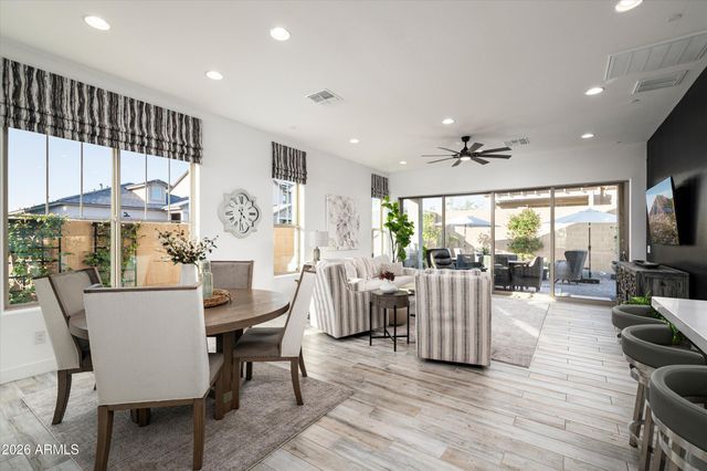 6138 E VIA DEL SOL Drive, Phoenix, AZ 85054