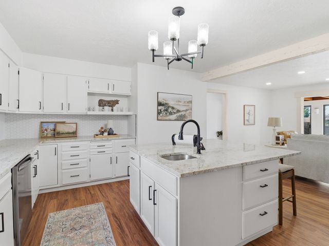 2575 Calle Delfino, Santa Fe, NM 87505