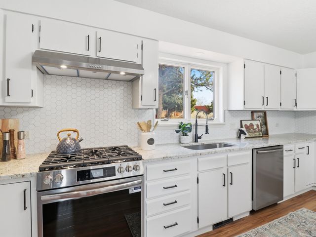 2575 Calle Delfino, Santa Fe, NM 87505