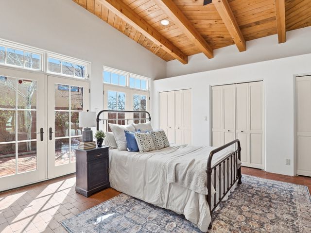 2575 Calle Delfino, Santa Fe, NM 87505