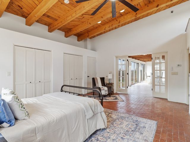 2575 Calle Delfino, Santa Fe, NM 87505