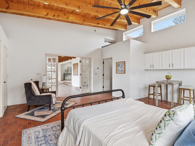 2575 Calle Delfino, Santa Fe, NM 87505