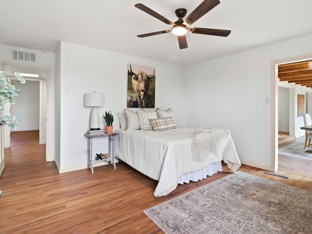 2575 Calle Delfino, Santa Fe, NM 87505