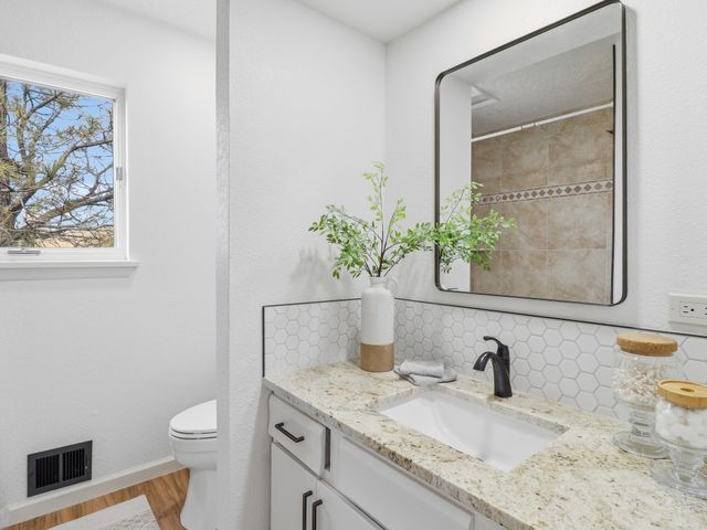 2575 Calle Delfino, Santa Fe, NM 87505