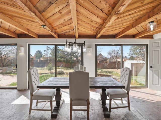 2575 Calle Delfino, Santa Fe, NM 87505