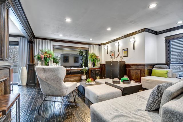 491 OLD SURREY Lane A, Hinsdale, IL 60521