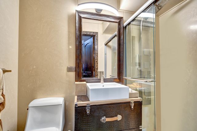 491 OLD SURREY Lane A, Hinsdale, IL 60521